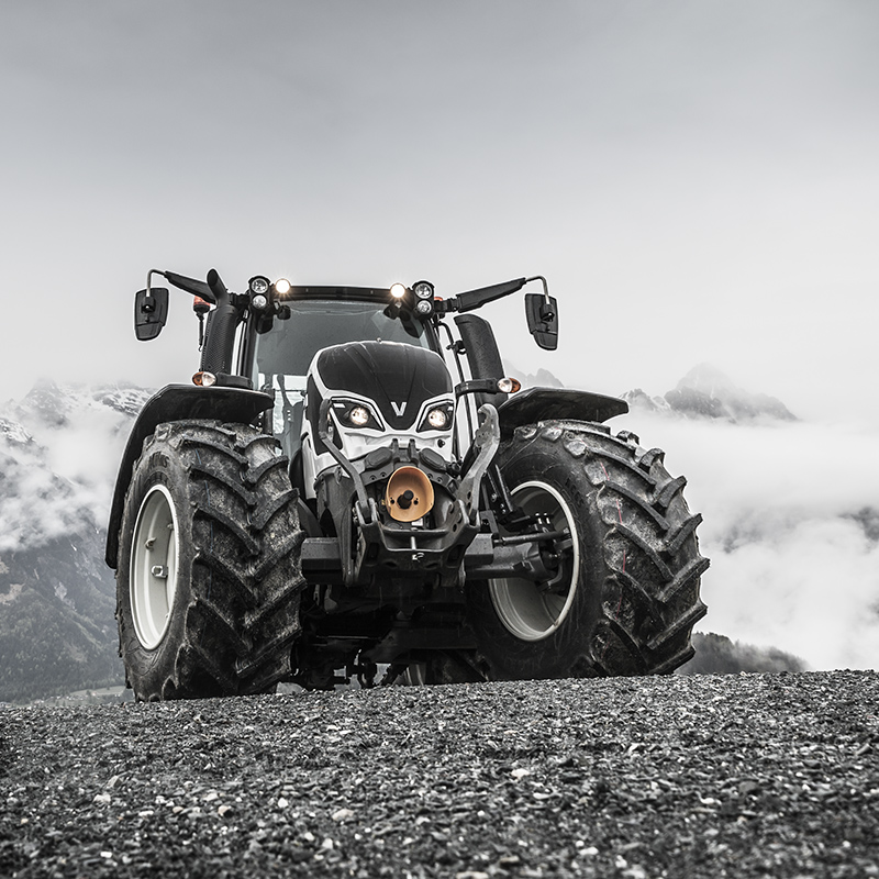 valtra n4 series driving on the road